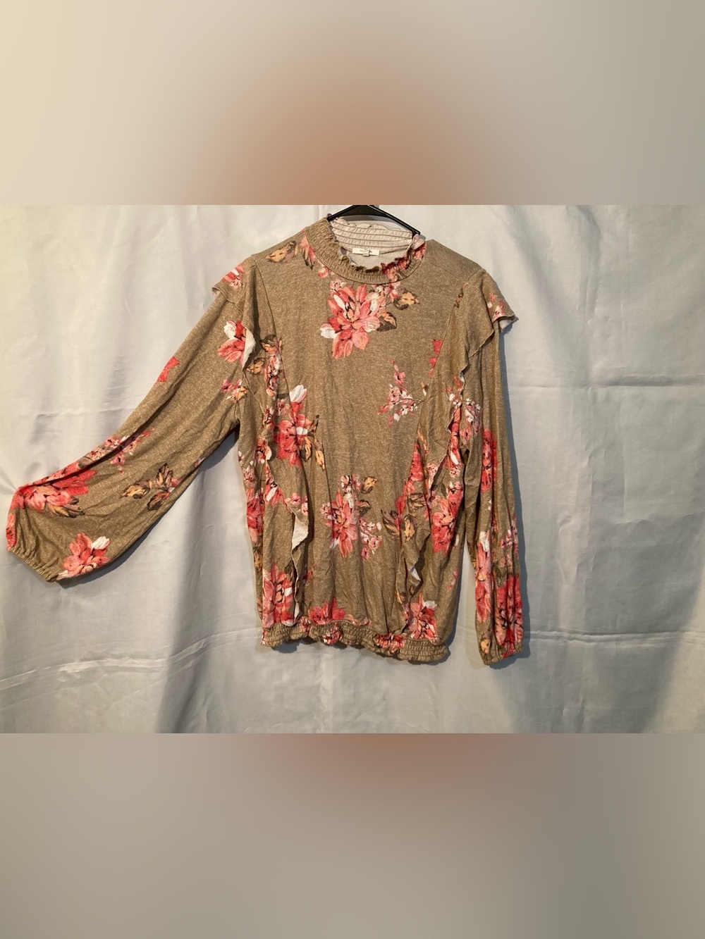 🖤4/$10 Floral Ruffle Long-Sleeve Top - Taupe with Pink Flowers